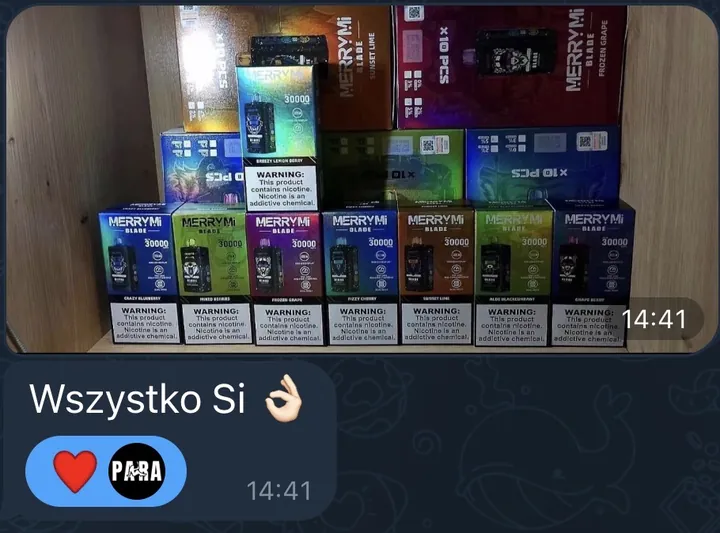 Zrzut z Telegrama: klient wysyła zdjęcie kartonów i pudełek MerryMi Blade na półce i pisze, że wszystko się zgadza